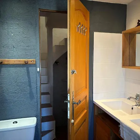 בית נופש Village House *