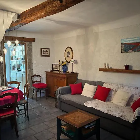 Village House בית נופש וילנב-לובה