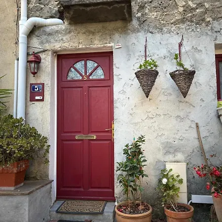Village House בית נופש *